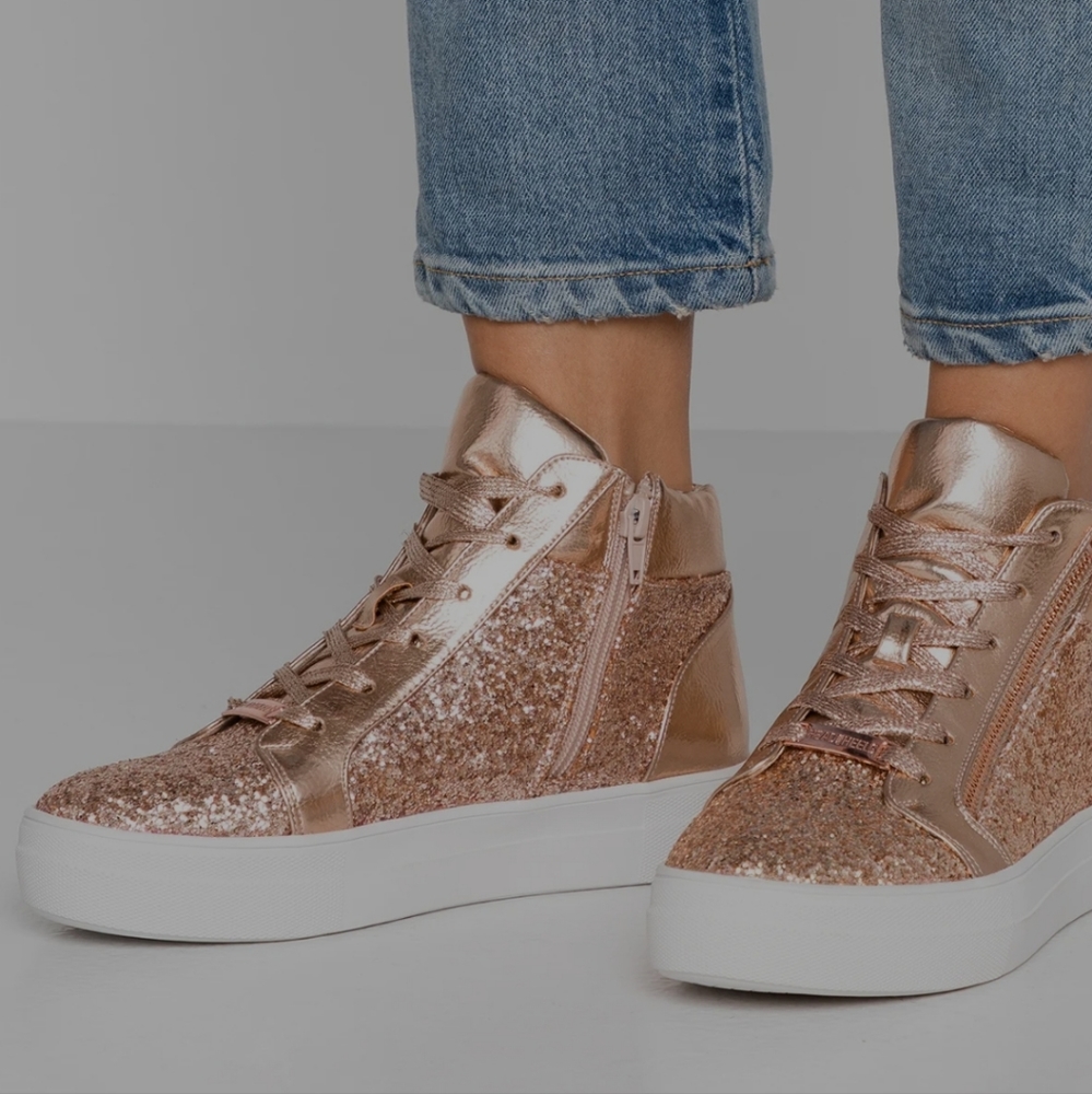 *Brand New Head Over Heals EU39